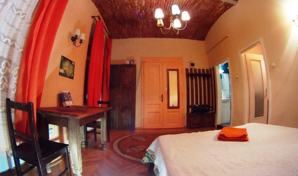 Brasov Apartment In Historic Center Room photo